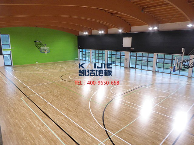 體育館木地板安裝施工藝，很全很專業(yè)——?jiǎng)P潔地板