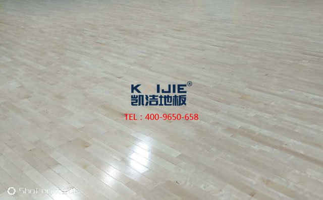 體育木地板的保養(yǎng)及防潮，都得做些什么——凱潔地板