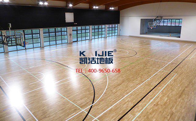 體育館木地板生產(chǎn)廠家從選材到安裝——?jiǎng)P潔地板