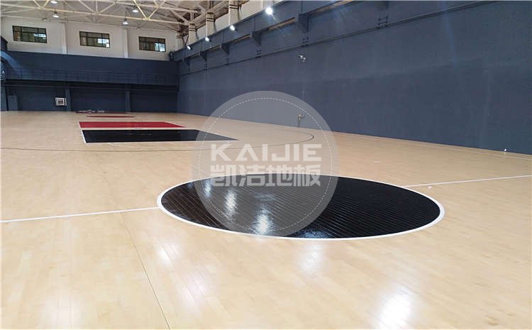 山東同昌物業(yè)公司籃球館木地板項(xiàng)目圖片