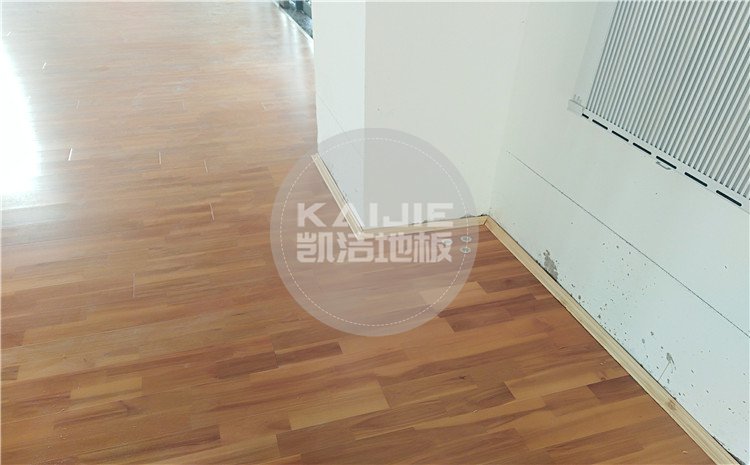 河北唐山蘆臺(tái)農(nóng)場廠部中小學(xué)體育館木地板案例