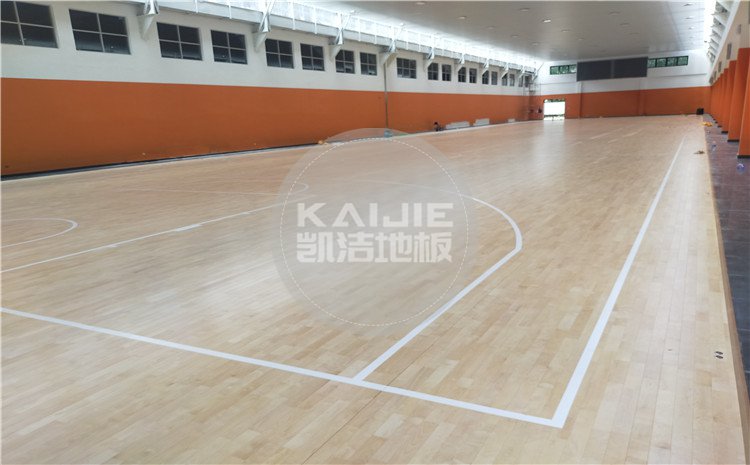 廣州天河區(qū)長(zhǎng)大公路培訓(xùn)學(xué)?；@球館木地板案例-凱潔體育地板