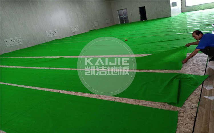 山西運城財經(jīng)學(xué)校羽毛球館木地板案例-凱潔體育地板