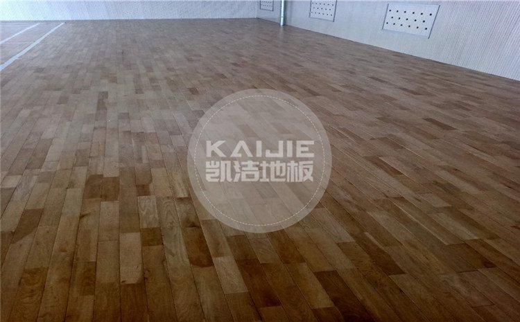 山西運城財經(jīng)學(xué)校羽毛球館木地板案例-凱潔體育地板