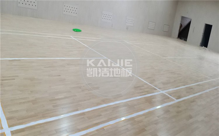 山西運城財經(jīng)學(xué)校羽毛球館木地板案例-凱潔體育地板