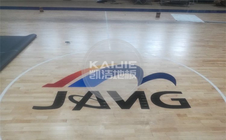山西晉城鳳凰山煤礦體育館木地板——?jiǎng)P潔體育地板
