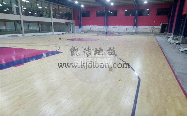 湖北武漢體育中心運(yùn)動木地板項(xiàng)目-凱潔體育木地板廠家
