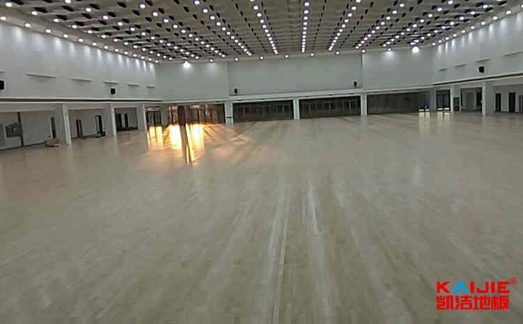 國內(nèi)體育場木地板多少錢合適